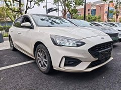 Ford Focus Hatchback EcoBoost 180 Automatic Trend - ფოტო 4