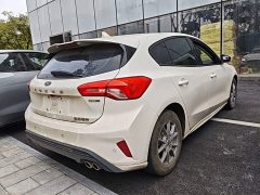 Ford Focus Hatchback EcoBoost 180 Automatic Trend - ფოტო 7