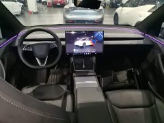 Tesla Model Y L Long Range All-Wheel Drive - ფოტო 10