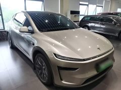 Tesla Model Y L Long Range All-Wheel Drive - ფოტო 4