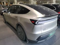 Tesla Model Y L Long Range All-Wheel Drive - ფოტო 5