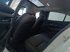 Mazda3 Axela 2.0L Automatic Premium Edition - ფოტო 17