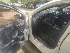 Ford Focus Sedan EcoBoost 180 Automatic ST Line - ფოტო 12
