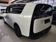 Li Auto Li Xiang MEGA 2024 Ultra - ფოტო 5