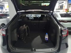 Tesla Model Y Rear-Wheel Drive - ფოტო 19