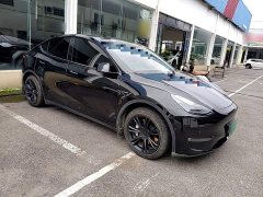 Tesla Model Y Long Range All-Wheel Drive - ფოტო 4