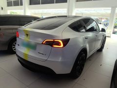 Tesla Model Y Standard Range RWD - ფოტო 7