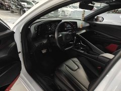 Hyundai Elantra 240TGDi DCT LUX Luxury Edition - ფოტო 15