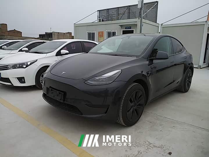Tesla Model Y Rear-Wheel Drive
