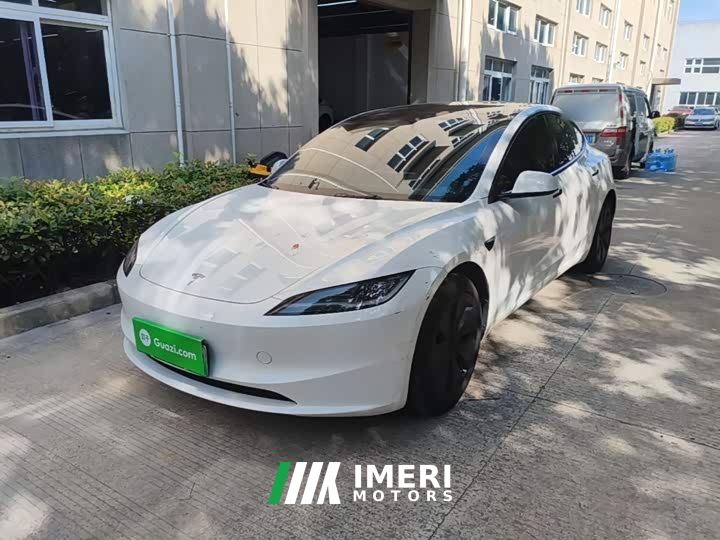 Tesla Model 3 Rear-Wheel Drive
