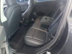 Tesla Model Y Rear-Wheel Drive - ფოტო 17