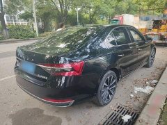 Skoda Superb TSI280 DSG Prestige - ფოტო 7