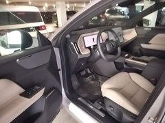Volvo XC70 Plug-in Hybrid 2026 Two-Wheel Drive Long Range Core - ფოტო 16