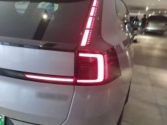 Volvo XC70 Plug-in Hybrid 2026 Two-Wheel Drive Long Range Core - ფოტო 8