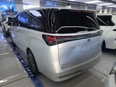 Buick GL8 New Energy Lusang Respect Edition - ფოტო 5