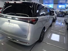 Buick GL8 New Energy Lusang Respect Edition - ფოტო 7