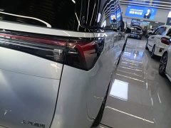 Buick GL8 New Energy Lusang Respect Edition - ფოტო 8