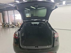 Tesla Model Y Rear-Wheel Drive - ფოტო 19