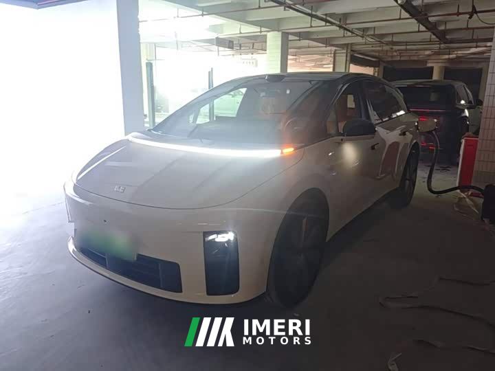 Li Auto i6 Four-Wheel Drive Standard Edition