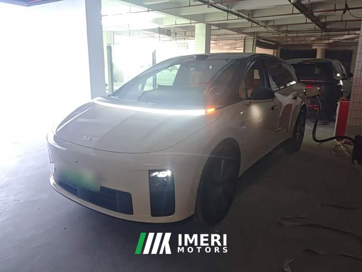 Li Auto i6 Four-Wheel Drive Standard Edition - ავტომობილი ჩინეთიდან