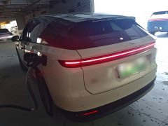 Li Auto i6 Four-Wheel Drive Standard Edition - ფოტო 5