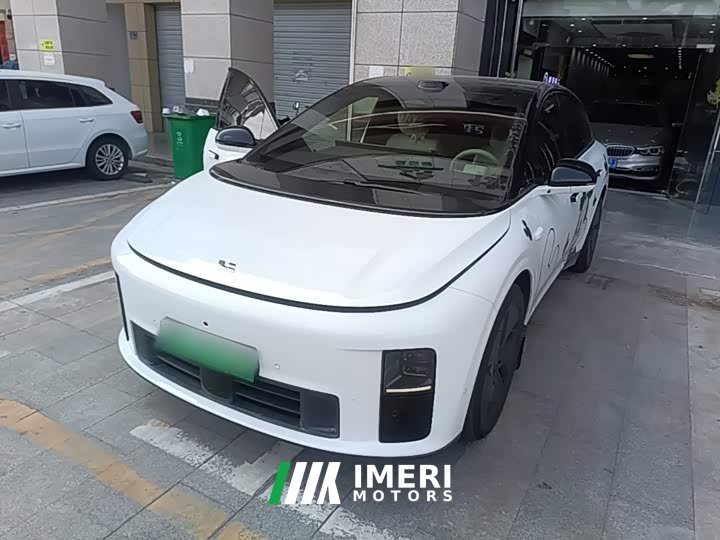 Li Auto i6 2025 Two-Wheel Drive Standard - ავტომობილი ჩინეთიდან
