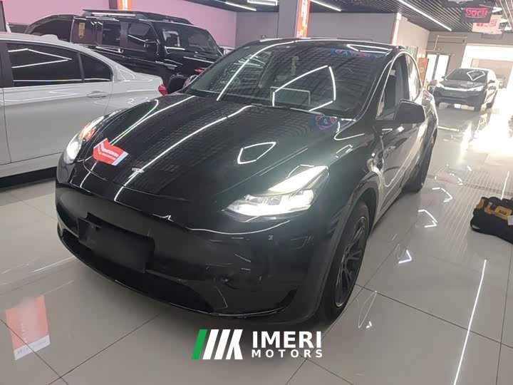 Tesla Model Y Rear-Wheel Drive