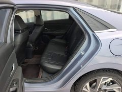 Hyundai Elantra 2023 1.5L CVT Luxury - ფოტო 17