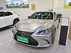 Lexus ES 2022 300h Excellence Edition - ფოტო 1
