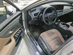 Lexus ES 2022 300h Excellence Edition - ფოტო 16