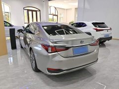 Lexus ES 2022 300h Excellence Edition - ფოტო 5