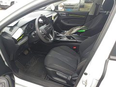 SAIC MG i5 2021 1.5L CVT Platinum Edition - ფოტო 15