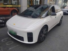 Li Auto i6 Four-Wheel Drive Standard Edition - ფოტო 1