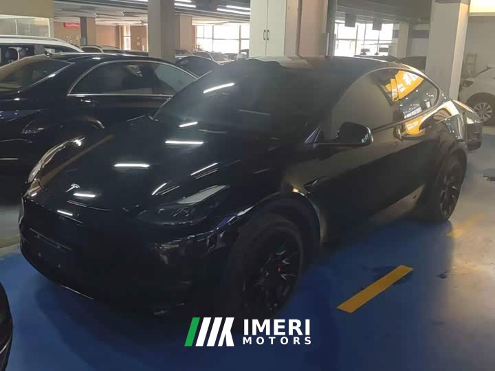 Tesla Model Y Standard Range RWD