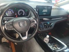 Honda Odyssey 2.0L e:HEV Luxury - ფოტო 10