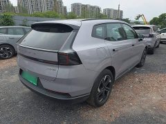 Volvo XC70 Plug-in Hybrid 2026 Two-Wheel Drive Long Range Core - ფოტო 7