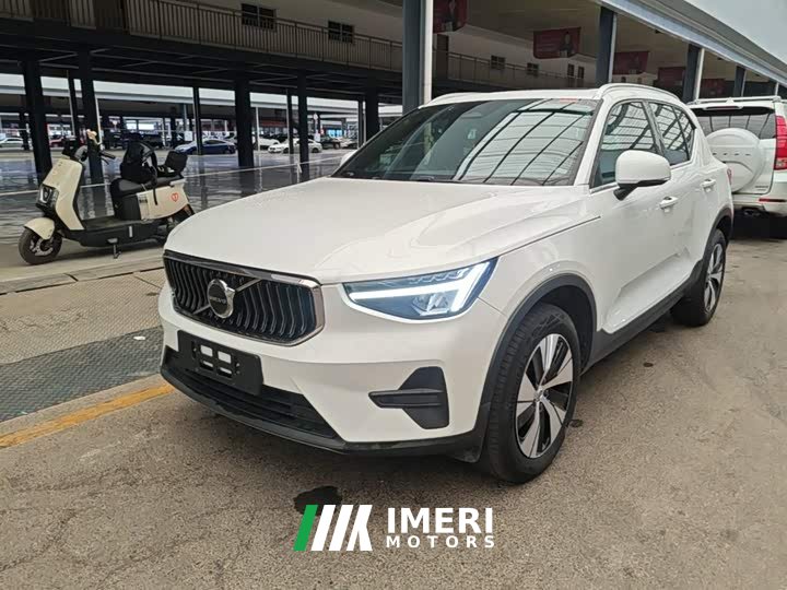 Volvo XC40 B3 Smart Remote Luxury Edition - ავტომობილი ჩინეთიდან