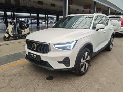 Volvo XC40 B3 Smart Remote Luxury Edition - ფოტო 1