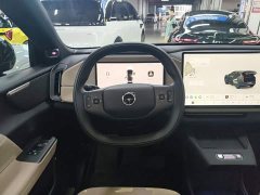 Volvo XC70 Plug-in Hybrid 2026 Two-Wheel Drive Long Range Core - ფოტო 11