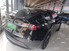 Tesla Model Y Standard Range RWD - ფოტო 7