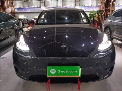 Tesla Model Y Rear-Wheel Drive - ფოტო 3