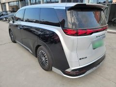 Denza BYD Denza D9 DM-i 1050 Premium - ფოტო 5