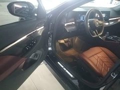 BMW 5 Series 530Li Premier M Sport Package - ფოტო 16