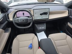 Volvo XC70 Plug-in Hybrid 2026 Two-Wheel Drive Long Range Core - ფოტო 10
