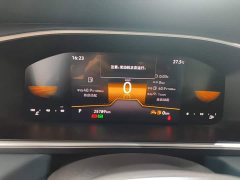 Volkswagen Touareg 300TSI Two-Wheel Drive Moonlight Edition - ფოტო 12