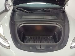 Tesla Model Y Rear-Wheel Drive - ფოტო 20