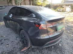Tesla Model Y Rear-Wheel Drive - ფოტო 5