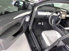 Tesla Model Y Standard Range RWD - ფოტო 16