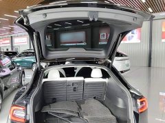 Tesla Model Y Standard Range RWD - ფოტო 19