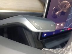 Tesla Model Y Standard Range RWD - ფოტო 14